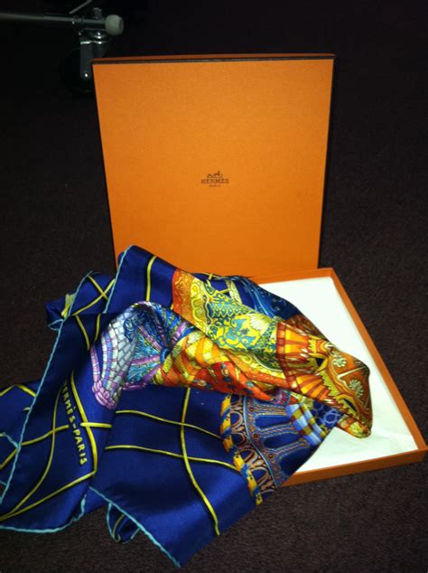 fake hermes scarf box - authentic Hermes scarf label.